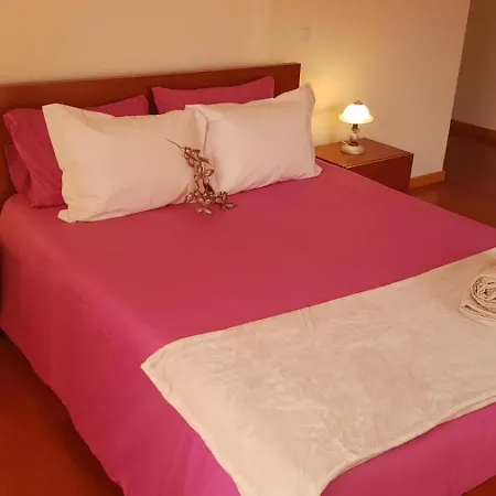 Casa de Férias Remarkable 3-bed House In