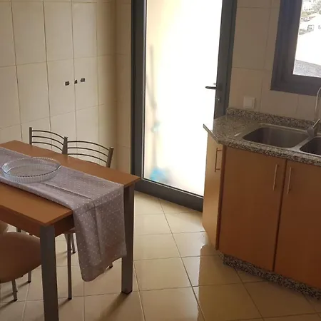 Casa de Férias Remarkable 3-bed House In Machico (Madeira)