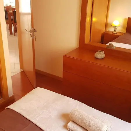 Vakantiehuis Remarkable 3-bed House In Machico (Madeira)