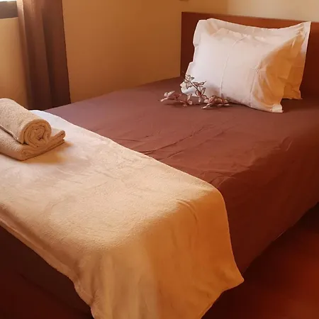 בית נופש Remarkable 3-bed House In